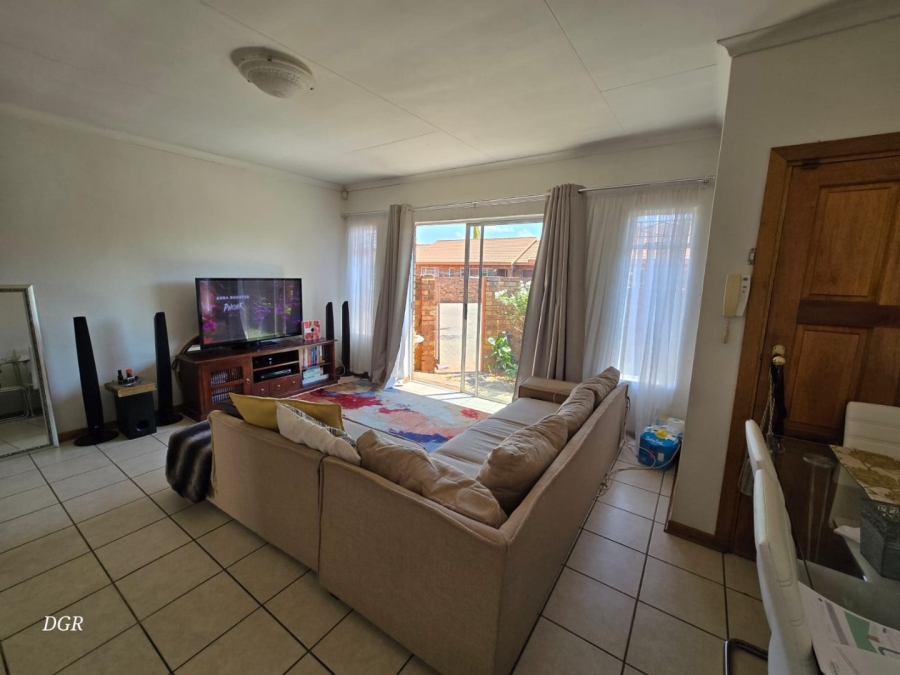 2 Bedroom Property for Sale in Riviera Northern Cape